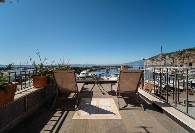 חדר דלוקס עם מרפסת נוף לים, Casa Nori