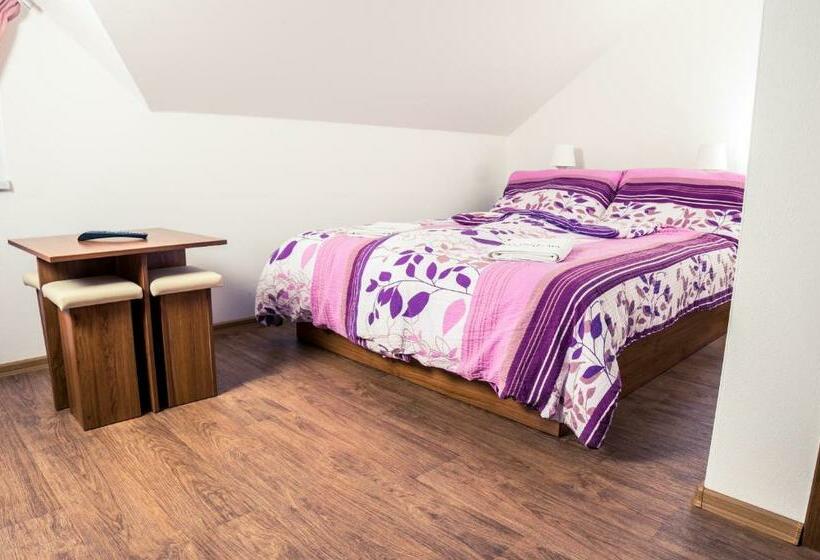 スタンダードトリプルルーム, Penzion Vinařství Buchtovi