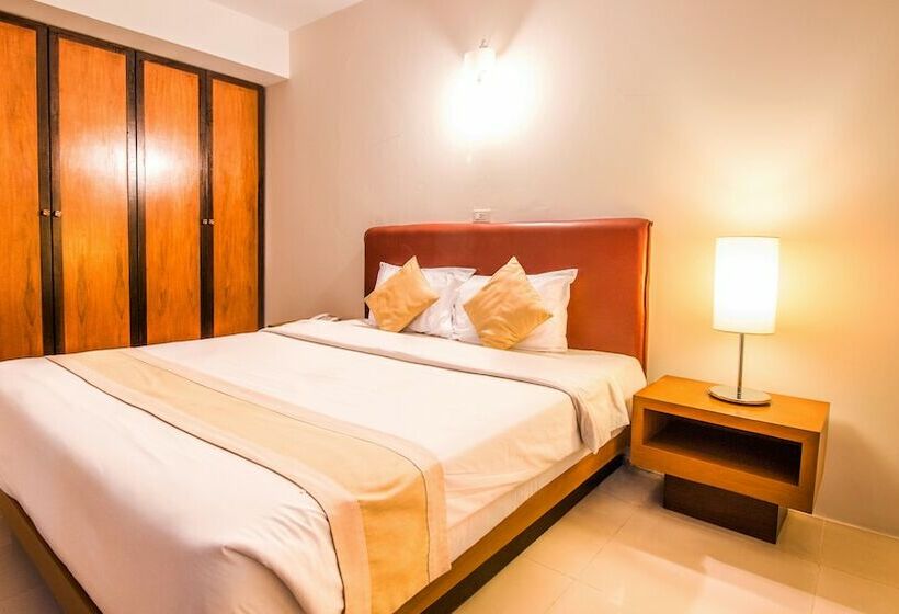 Полулюкс, B2 Premier Hotel & Resort