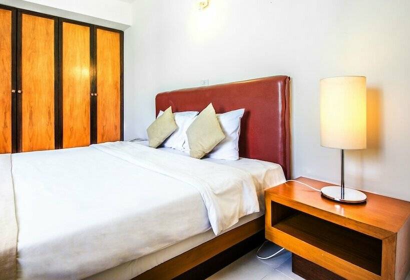 Полулюкс, B2 Premier Hotel & Resort