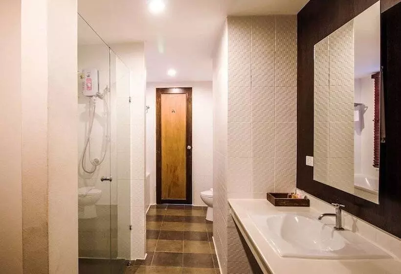 سوئیت پرزیدنت, B2 Premier Hotel & Resort