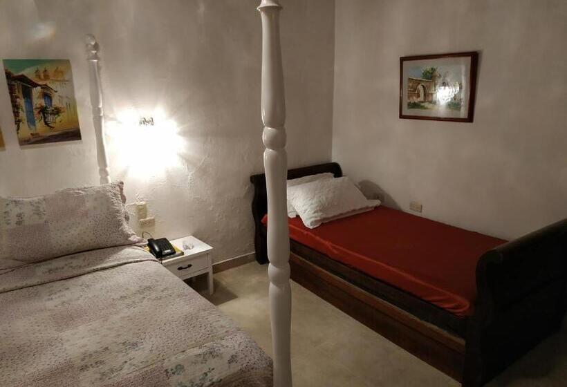 3 Bett Superior Zimmer, Casa India Catalina