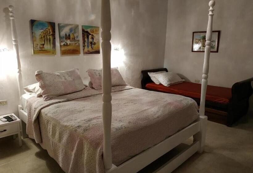 غرفة سوبيريور ثلاثية, Casa India Catalina