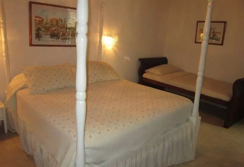 اتاق سوپریور سه تخته, Casa India Catalina