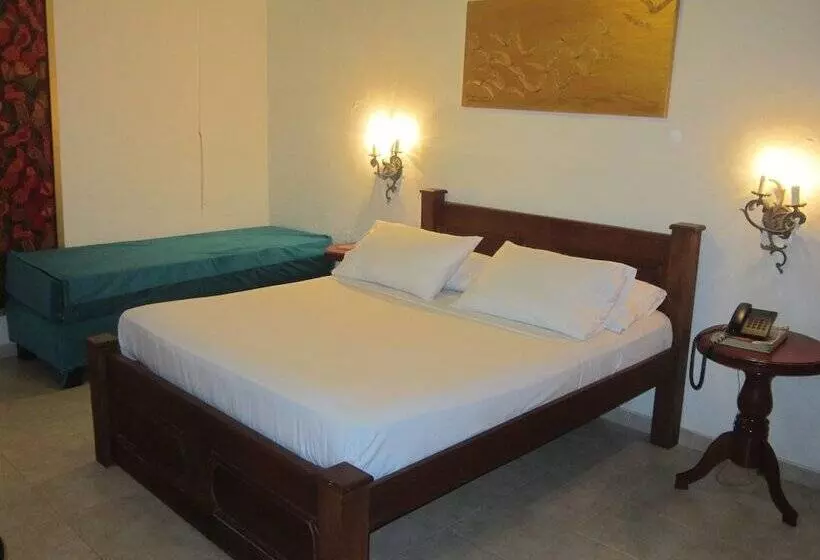 اتاق سوپریور سه تخته, Casa India Catalina