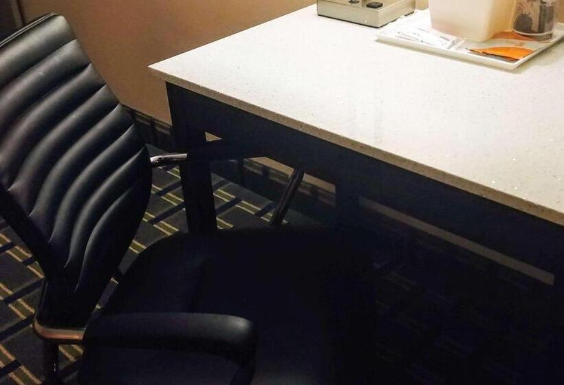 Стандартный Номер Кровать Кинг, Econo Lodge Milldale  Southington