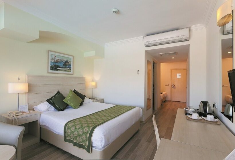 プールビューファミリールーム, Febeach Hotel All Inclusive