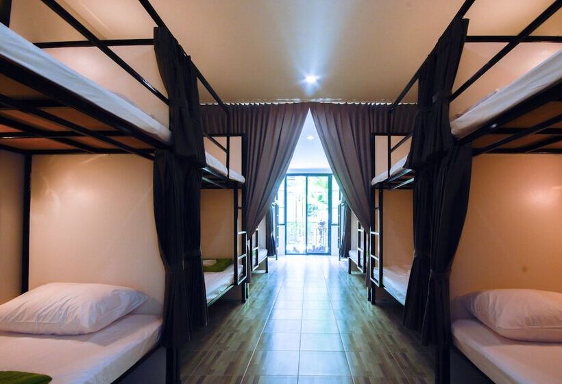 Кровать в Общей Комнате, Irest Ao Nang Seafront
