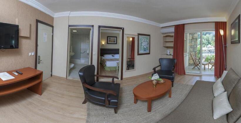 سوییت جونیور, Julian Forest Suites