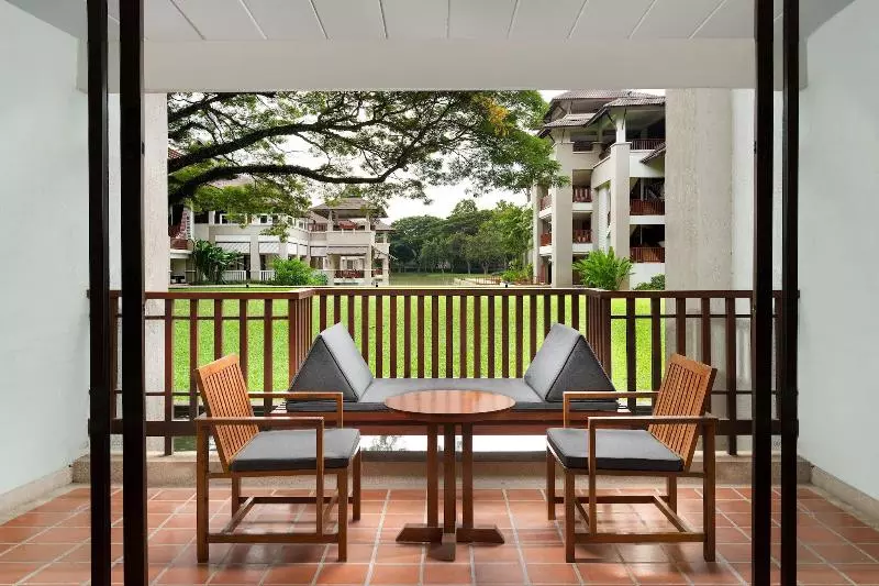 اتاق لوکس با چشم‌انداز باغ, Le Meridien Chiang Rai Resort, Thailand