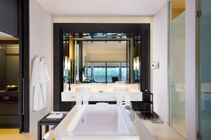 سوئیت با تخت بزرگ, Le Meridien Chiang Rai Resort, Thailand
