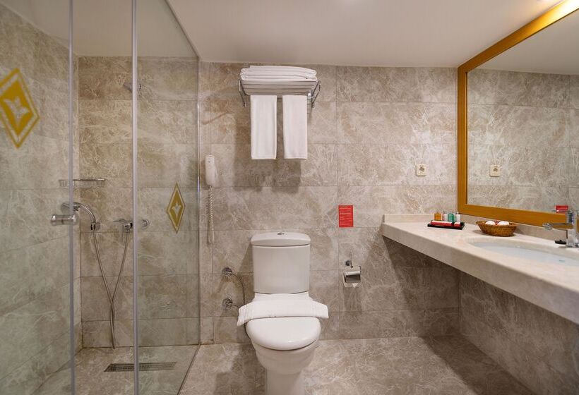 اتاق خانوادگی, Miramare Queen