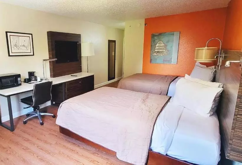 デラックスの４人部屋, Studios & Suites 4 Less Charlotte