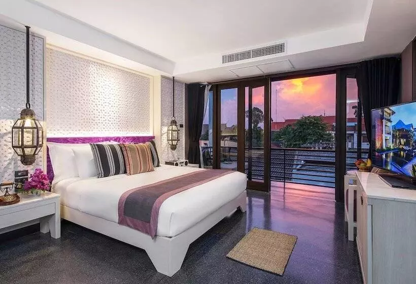 اتاق لوکس, U Chiang Mai