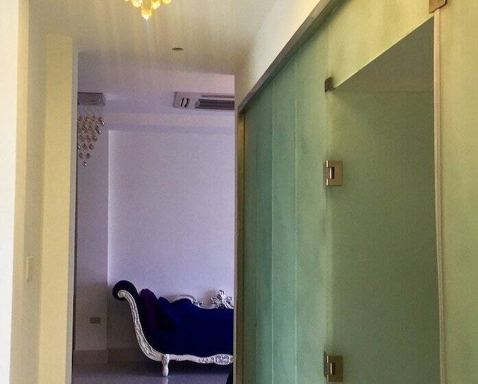 ガーデンビュースイート, Bacolet Beach Club