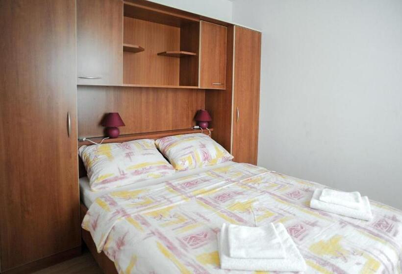 דירת חדר עם נוף לים ומרפסת, Apartmani Vila Caska