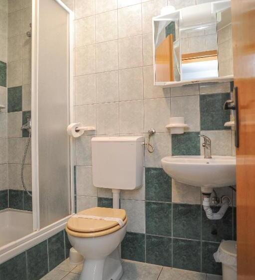 דירת חדר, Apartmani Vila Caska