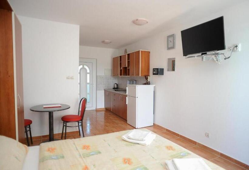 스탠다드 스튜디오 (테라스구비), Apartmani Vila Caska