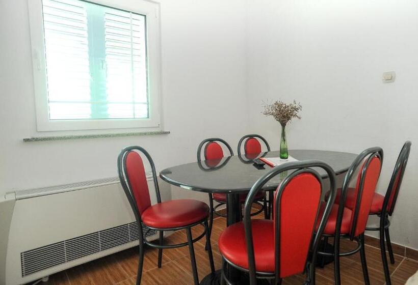 דירת דופלקס בת חדר שינה 1, Apartmani Vila Caska