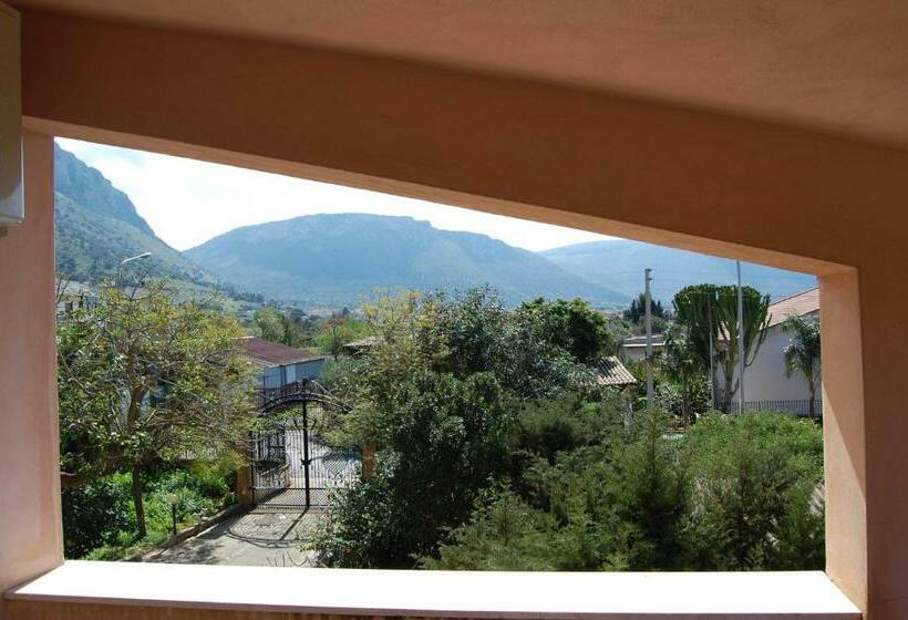 חדר סטנדרט לשלושה, Cinisi 89 B&b