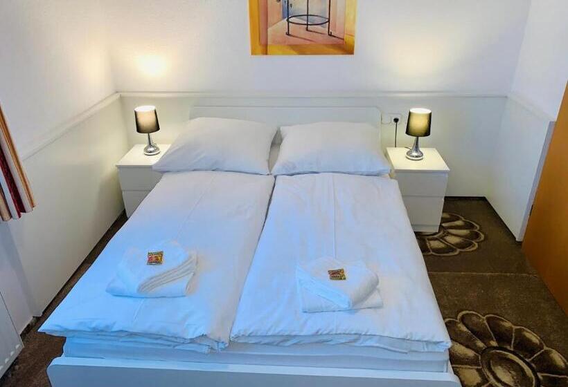 이코노미 룸, Dua