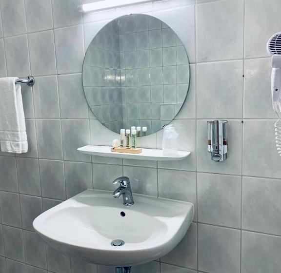 스탠다드 트리플 룸, Dua