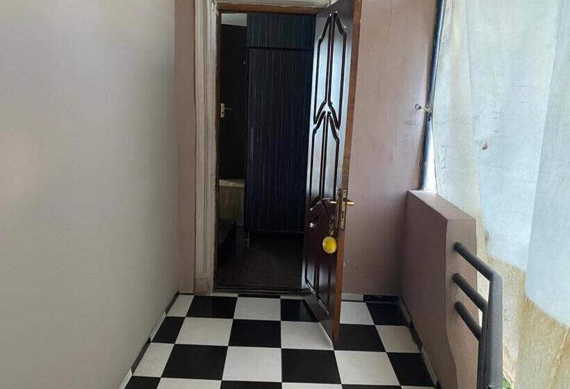 اتاق استاندارد چهار تخته, House In Old Batumi