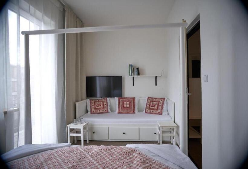 レイクビュークラシックルーム, Penzión Senec