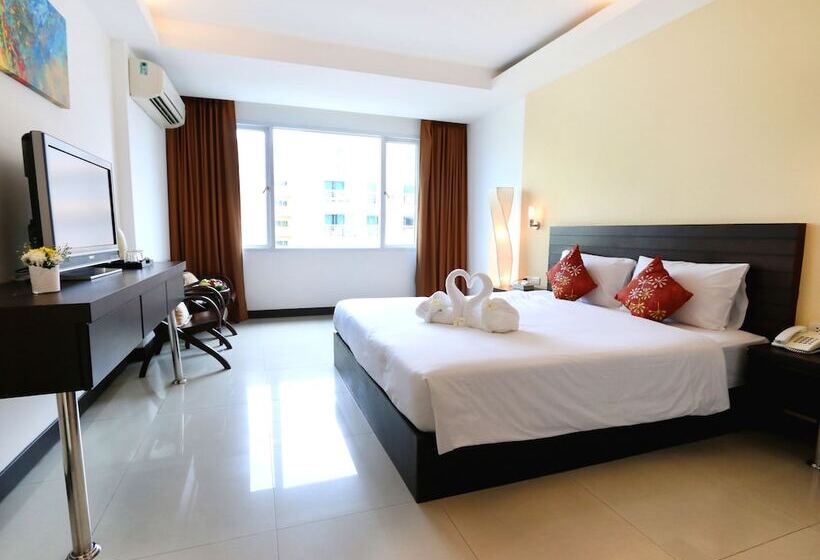 Quarto Superior, Baron Beach