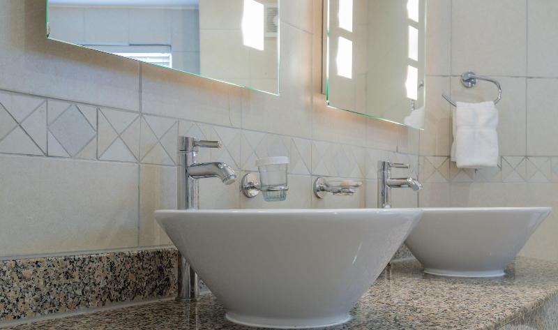 اتاق سوپریور, Bay Gardens Marina Haven