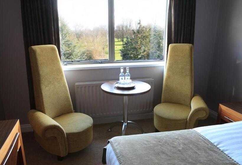 غرفة قياسية مطلة على ملعب الجولف, Best Western Plus Centurion