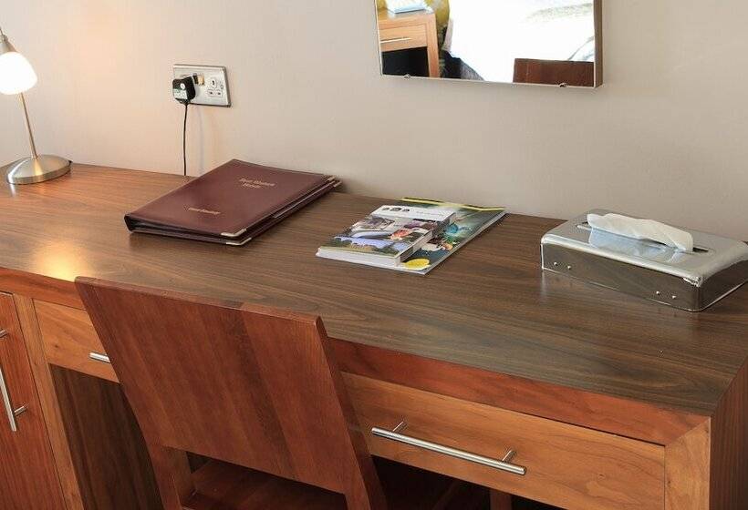 غرفة قياسية مطلة على ملعب الجولف, Best Western Plus Centurion