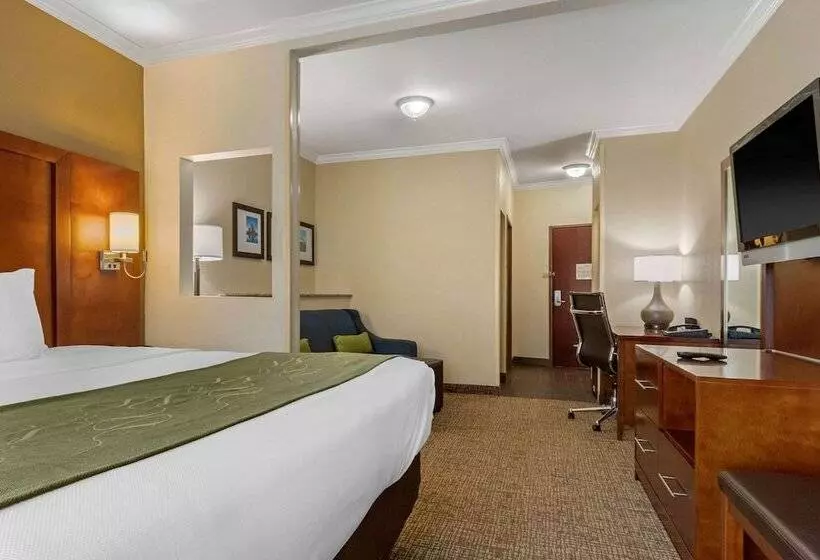 سوییت, Comfort Suites Central