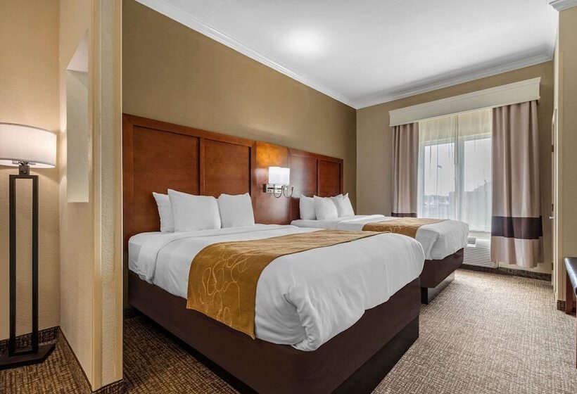 スイート, Comfort Suites Central