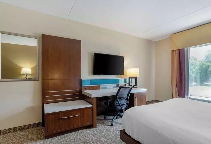 スイート, Comfort Suites East