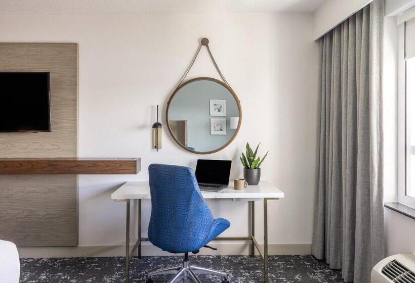 ２ダブルベッドのスタンダードルーム, Crowne Plaza Ft Myers Gulf Coast, An Ihg