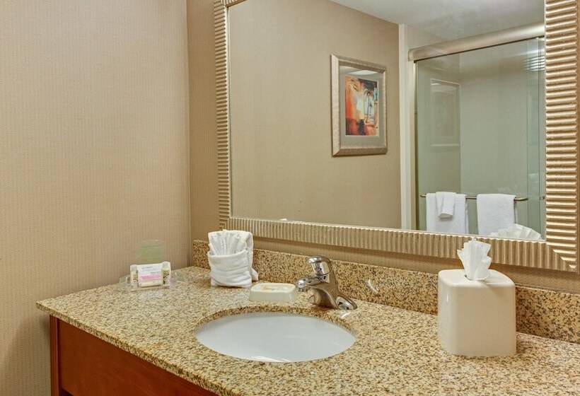 Номер Премиум, Crowne Plaza Ft Myers Gulf Coast, An Ihg