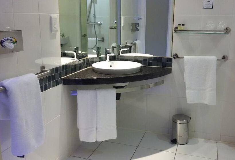 Номер Стандарт Адаптированный для Инвалидов, Holiday Inn Express Cape Town City Centre, An Ihg