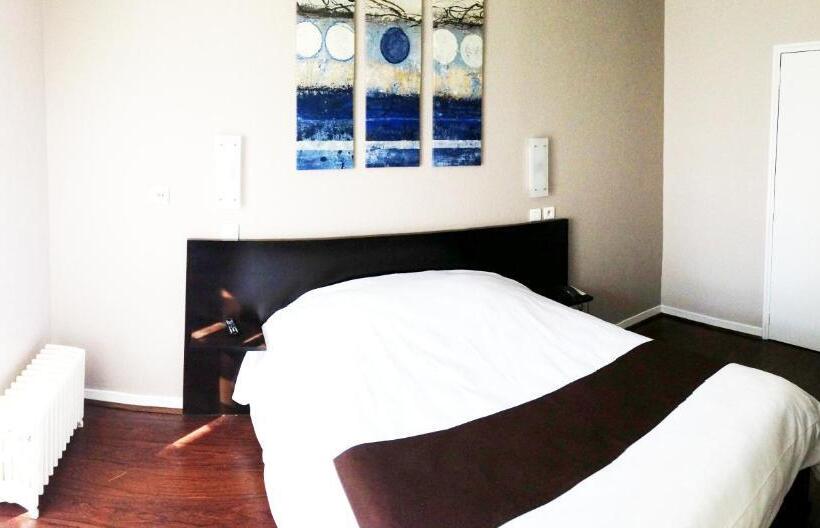 Номер Стандарт, Hôtel François 1er