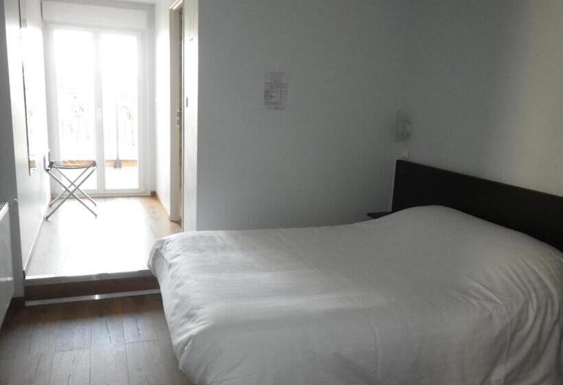 Номер Стандарт, Hôtel François 1er