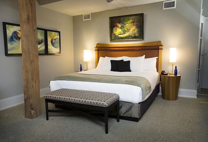 اتاق لوکس, Lancaster Arts