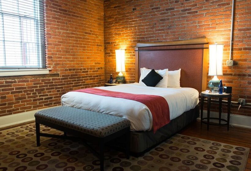 اتاق لوکس, Lancaster Arts