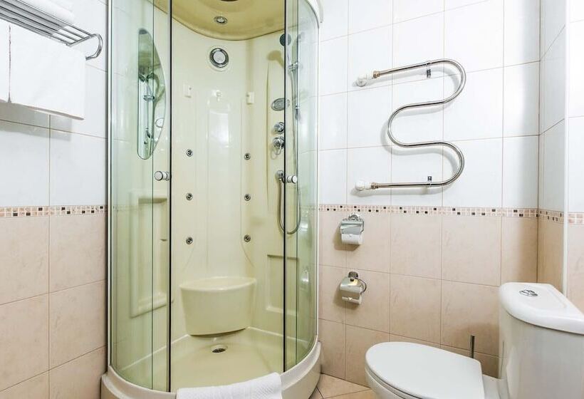 Номер Стандарт, Lancaster Court