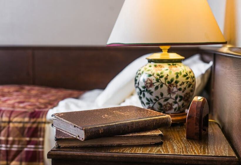 Номер Стандарт Индивидуальный, Lancaster Court