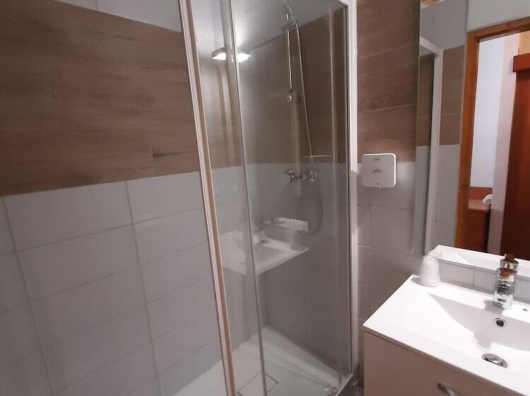 اتاق استاندارد سه نفره, Le Valfrejus