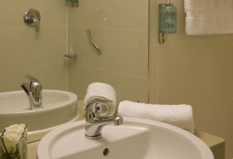 Номер Executive, Leonardo Aberdeen