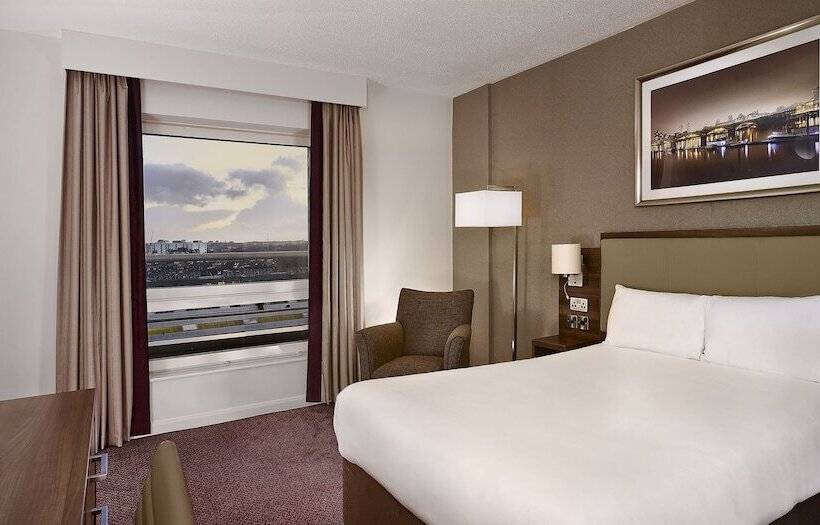 Номер Executive, Leonardo Aberdeen