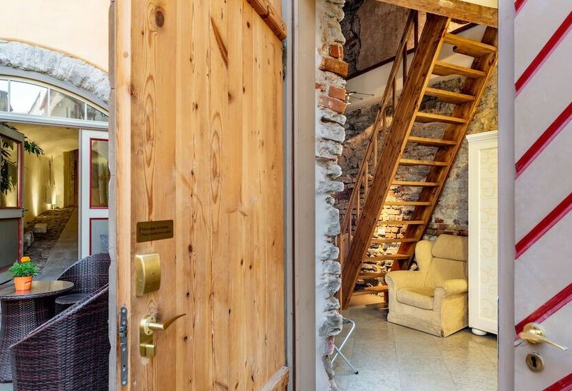 اتاق سوپریور, Meriton Old Town Garden