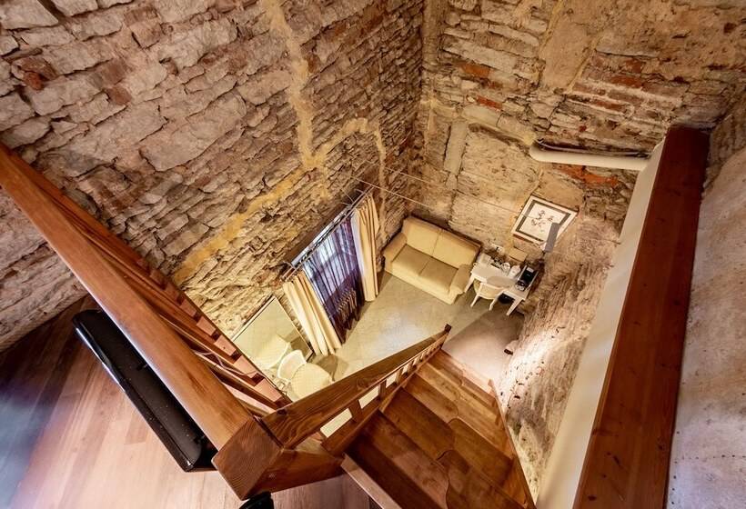 اتاق سوپریور, Meriton Old Town Garden