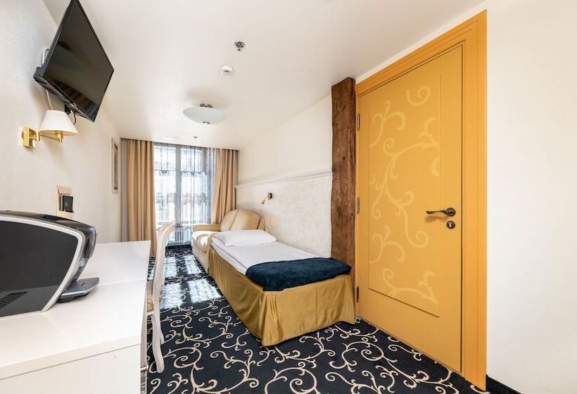 اتاق استاندارد یک نفره, Meriton Old Town Garden